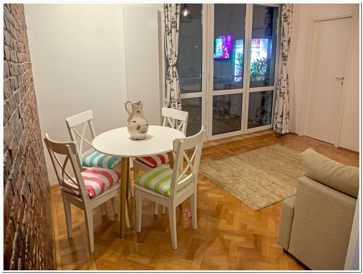 Skyview Old Town Apartment Bucarest Extérieur photo